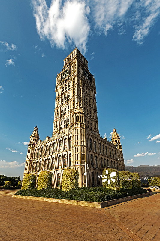 高耸入云凤凰楼图片素材