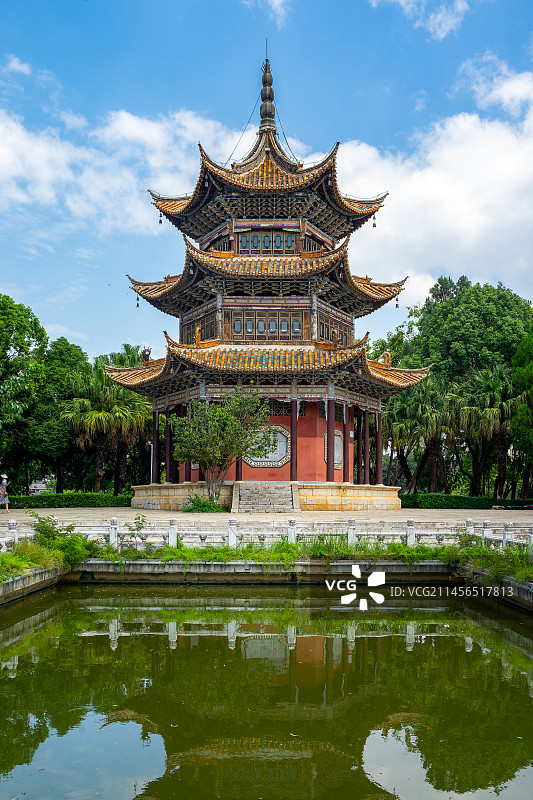 中国云南省红河州蒙自市南湖公园瀛洲亭图片素材