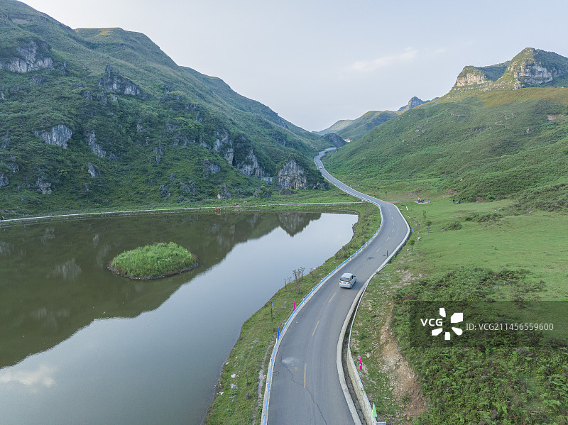 赫章韭菜坪韭菜花开了，这里是多星韭之乡图片素材