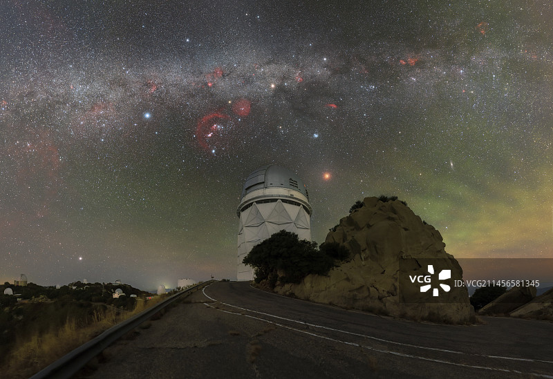 尼古拉斯·U·梅奥尔望远镜拍摄的月全食图片素材