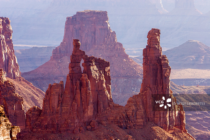 洗衣妇拱门和怪物塔，美国犹他州图片素材