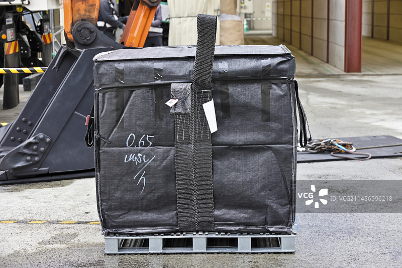 受污染的土壤袋，福岛，日本图片素材