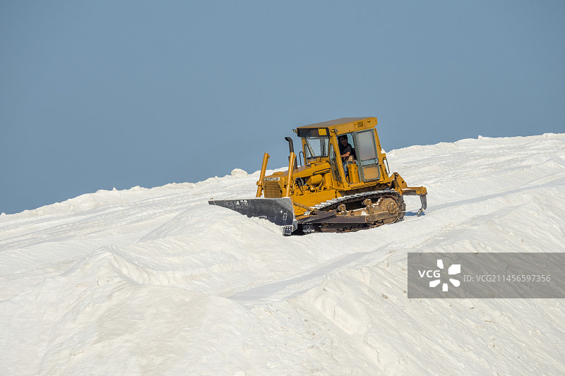 平整梅索隆吉海盐堆图片素材