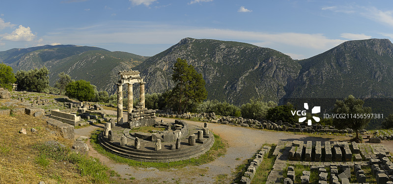 希腊德尔斐的圆形建筑物图片素材