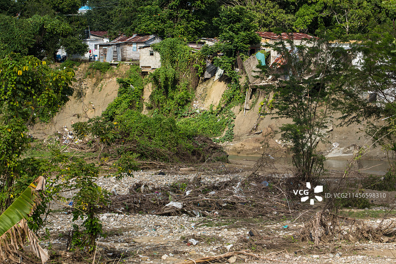 被洪水损毁的房屋图片素材