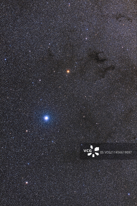 牛郎星、天市右垣三和巴纳德E星云图片素材