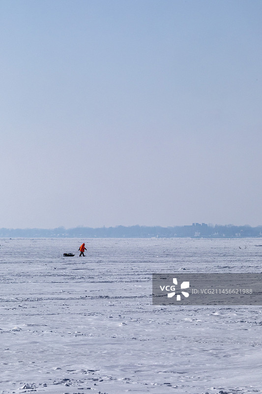 美国哈里森镇圣克莱尔湖冰钓图片素材