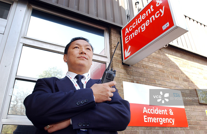 医院外的保安图片素材