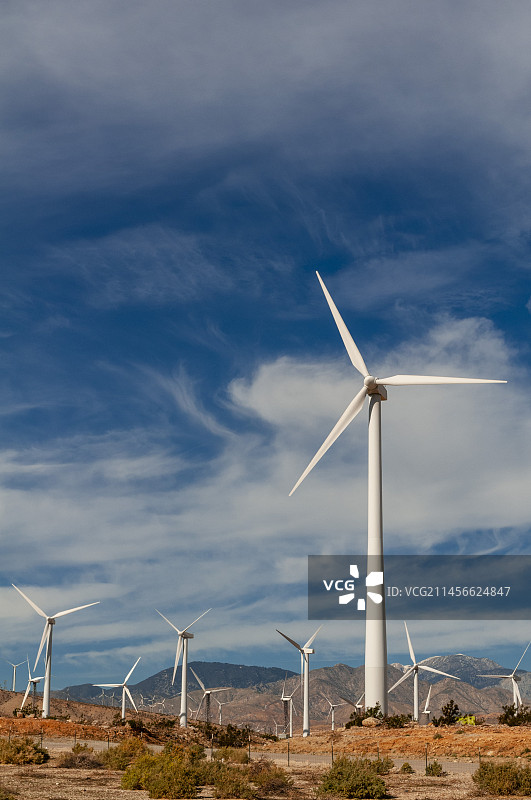 加利福尼亚州棕榈泉的风力发电场图片素材