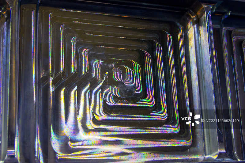 铝制铣削中的干涉条纹图片素材