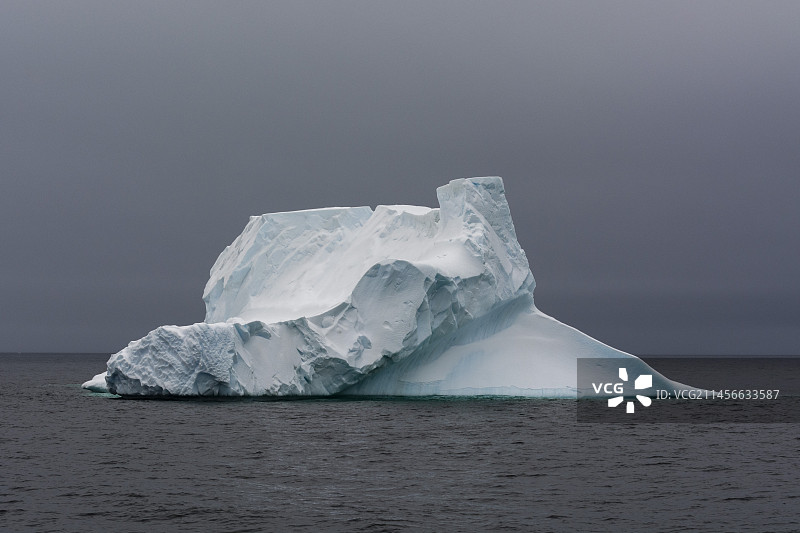 南极洲杰拉许海峡的冰山图片素材