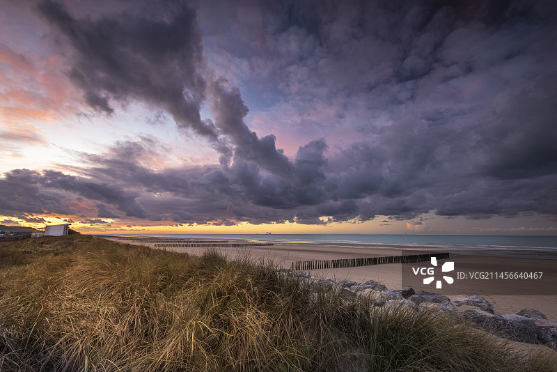 法国加莱海峡桑加特海滩日落图片素材