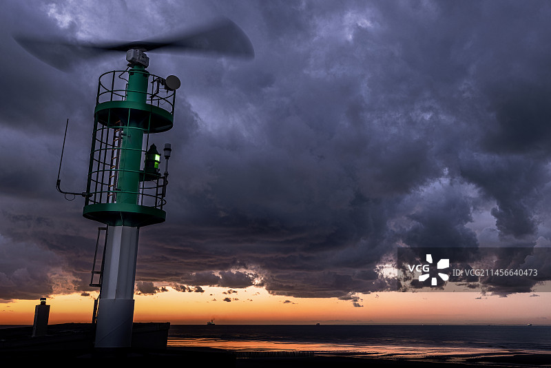 法国桑加特雷达塔上的信号塔图片素材