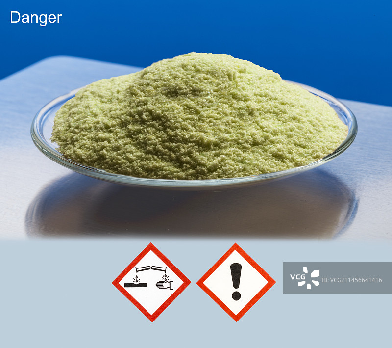 带有危险标志的氯化铁(II)图片素材