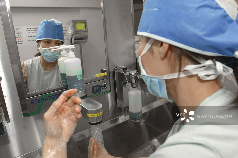 护士洗手消毒图片素材