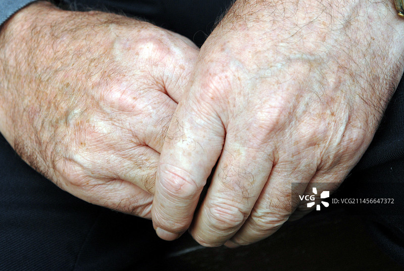 年长男人的手图片素材