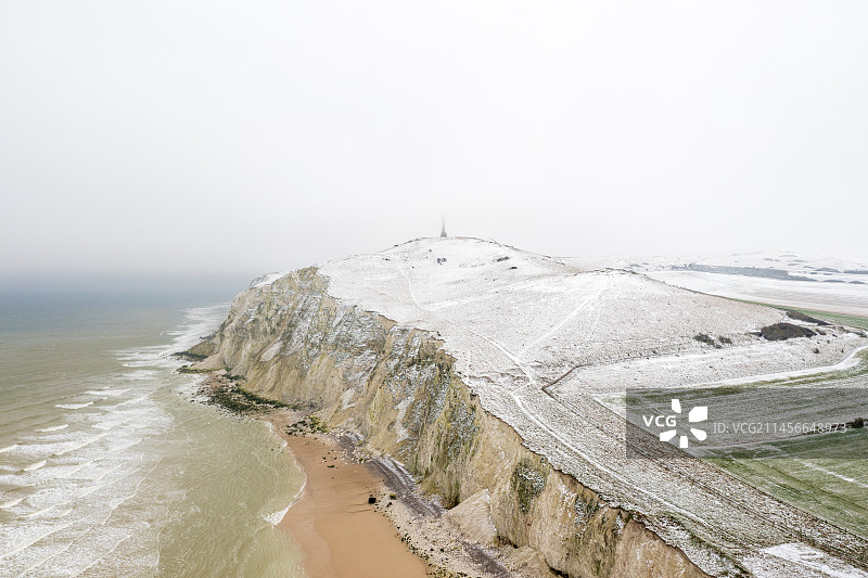 法国加来海峡省奥帕尔海岸的布朗角雪景图片素材