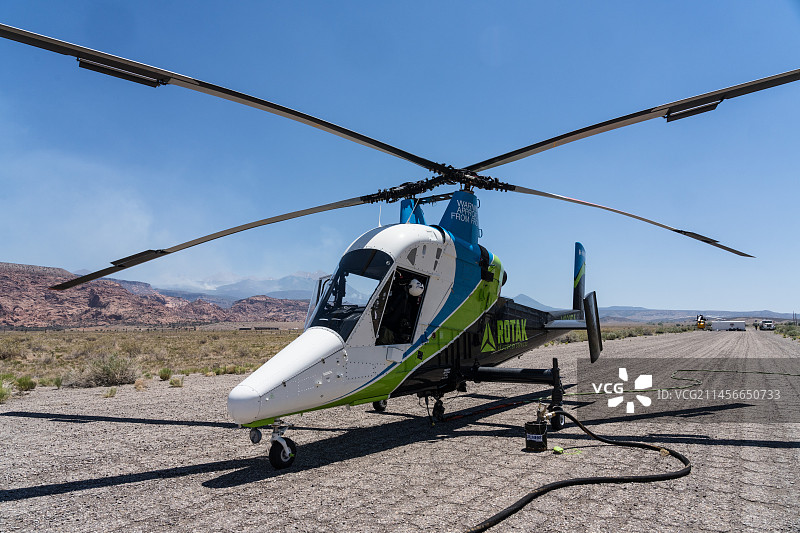 卡曼K-1200消防直升机图片素材