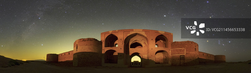 伊朗古驿站上空的夜空图片素材