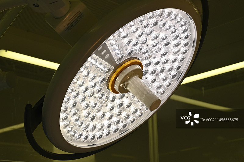 手术照明灯图片素材