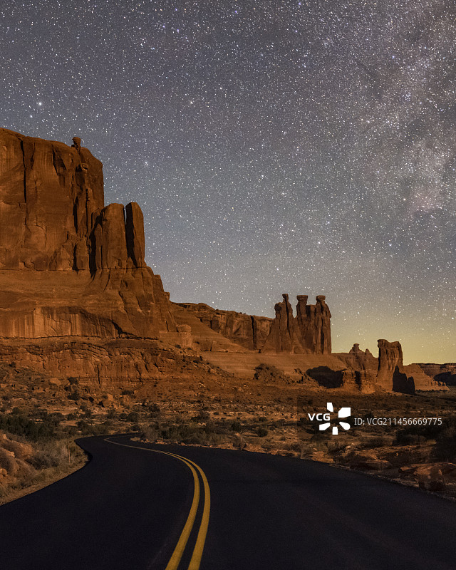 美国犹他州拱门国家公园的夜空图片素材