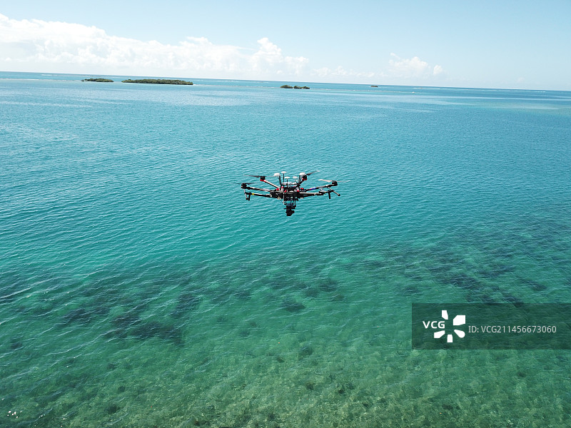 携带FluidCam仪器的无人机图片素材