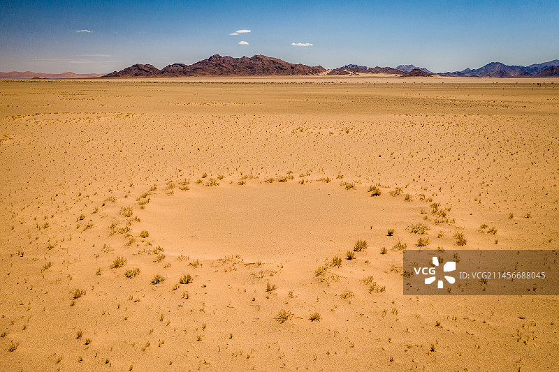纳米比亚沙漠中的精灵怪圈图片素材