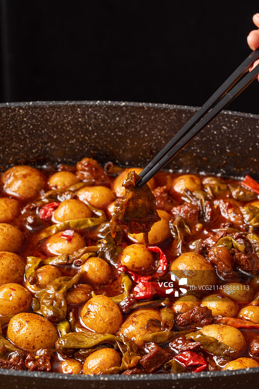 东北特色小菜牛肉酱烧小土豆图片素材