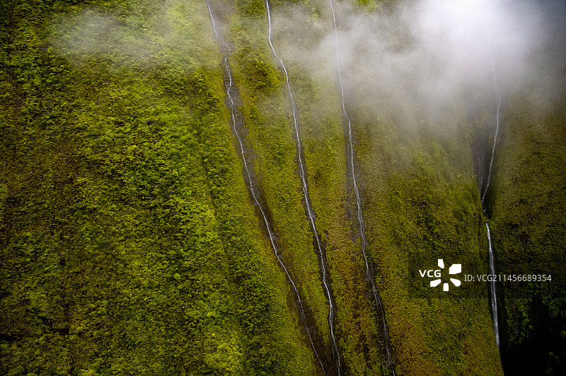 美国夏威夷考艾岛怀厄莱阿莱山瀑布图片素材