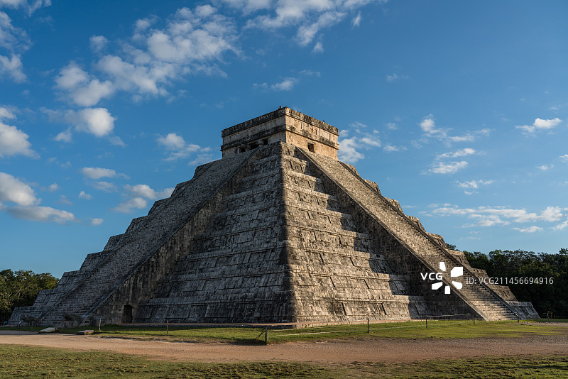 墨西哥奇琴伊察库库尔坎神庙图片素材