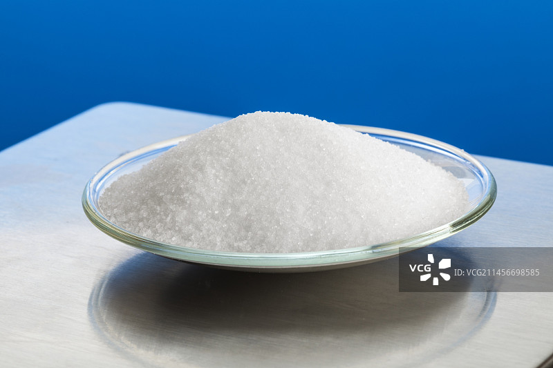 手表玻璃上的氯化钠图片素材