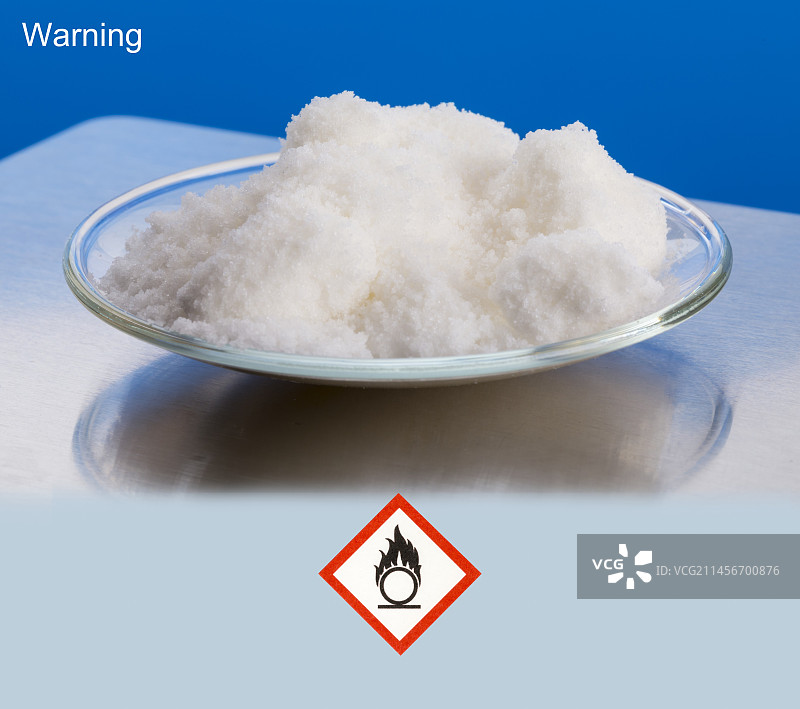 带有危险标志的硝酸钾图片素材