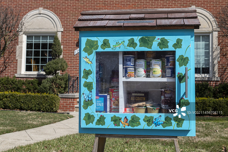 冠状病毒大流行期间的免费食物柜图片素材