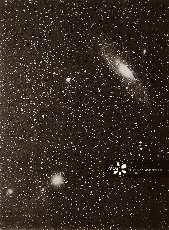 1892年霍姆斯彗星与仙女座星系图片素材