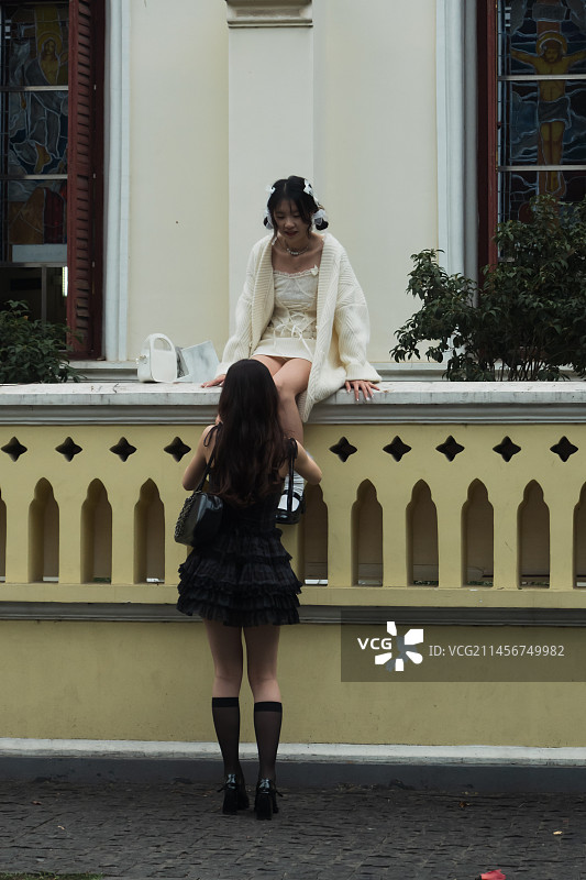 广州沙面教堂一角，网红美女打卡地。图片素材