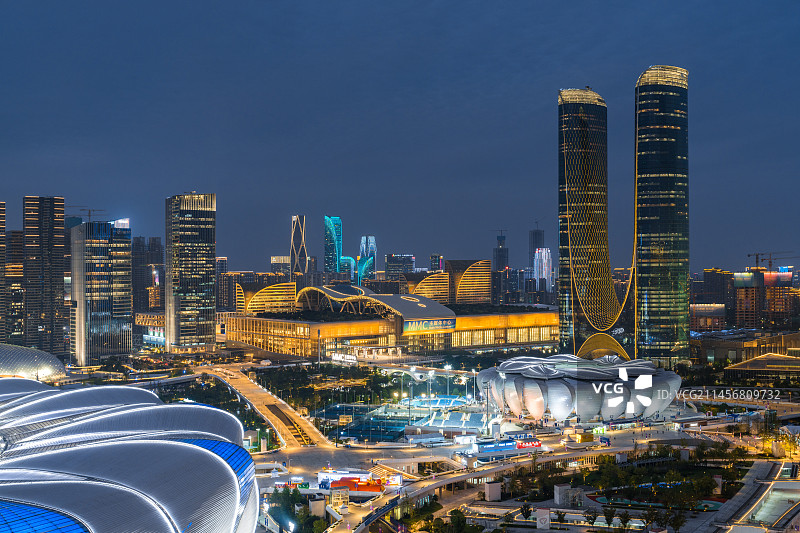 杭州奥体中心网球中心、杭州之门和杭州国际博览中心夜景风光图片素材