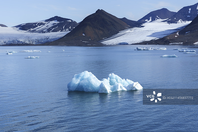 北极斯瓦尔巴群岛 浮冰 冰川图片素材