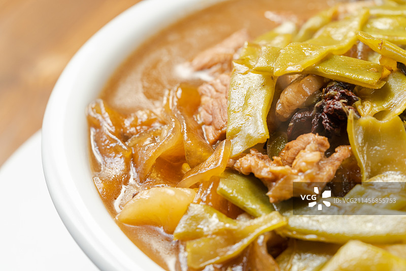 中国东北地方特色炖菜土豆炖豆角图片素材