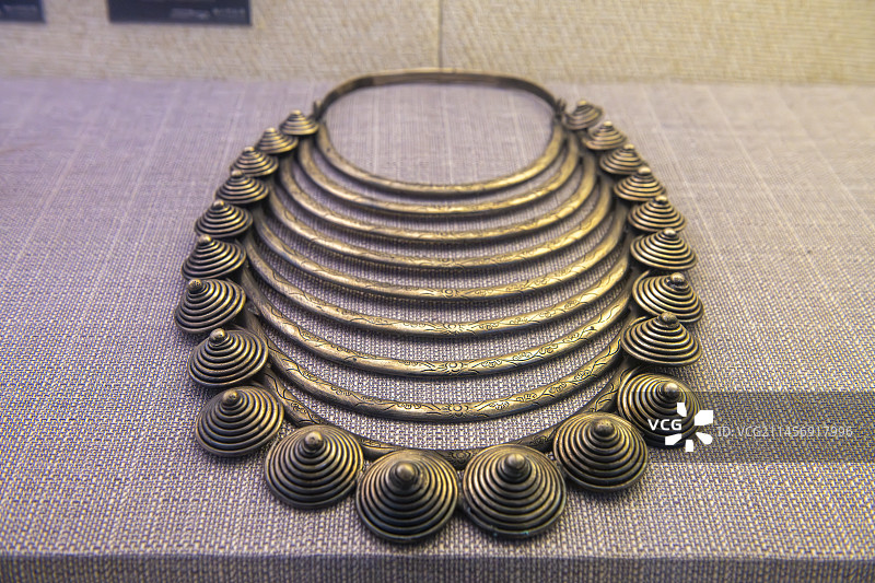 柳州博物馆 民族风情 银器头饰 苗族图片素材