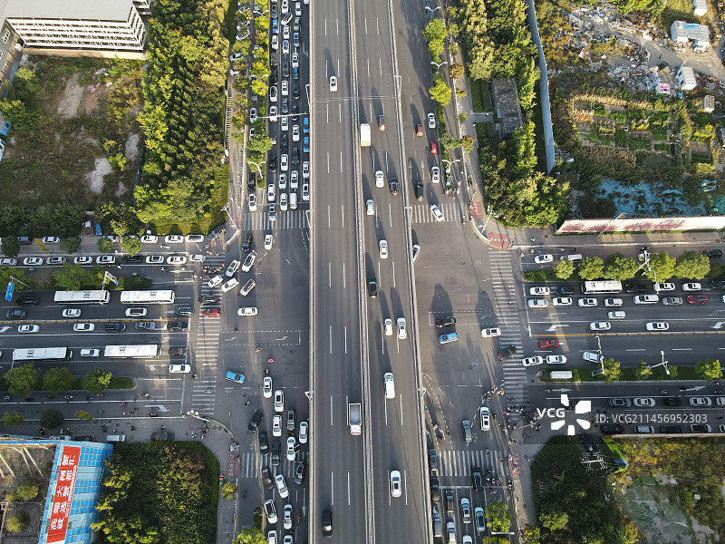 太原新开业的天美杉杉奥特莱斯图片素材
