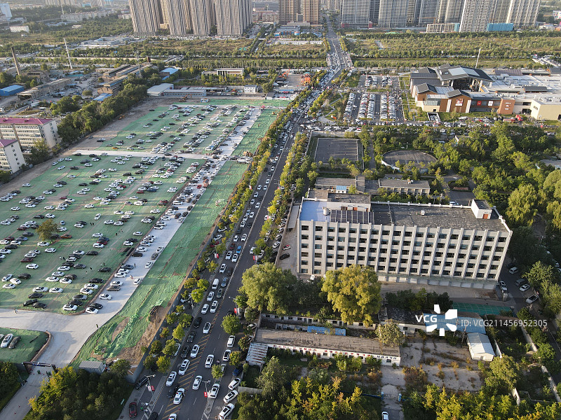 太原新开业的天美杉杉奥特莱斯图片素材