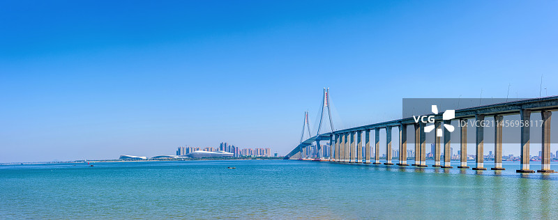 中国广东湛江海湾大桥风光图片素材
