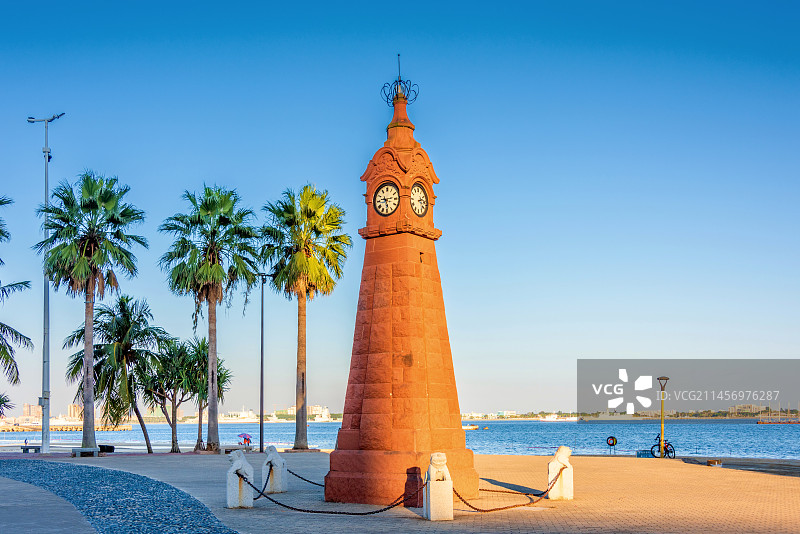 中国广东湛江渔港公园钟楼图片素材