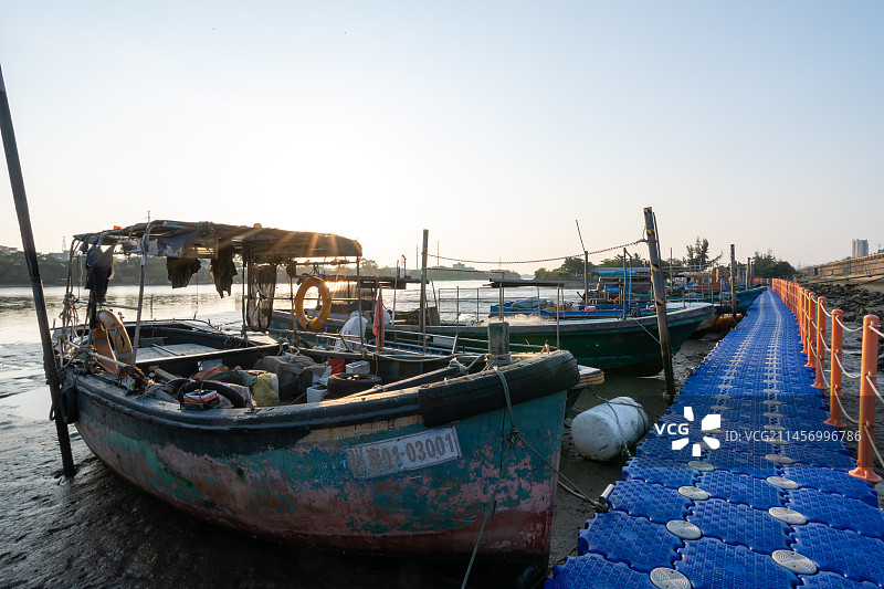 海南省海口市南渡江渔村码头图片素材