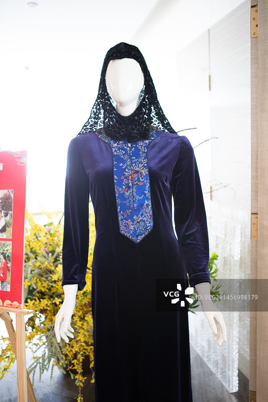 青海非物质文化遗产少数民族服饰面具花灯剪纸图片素材