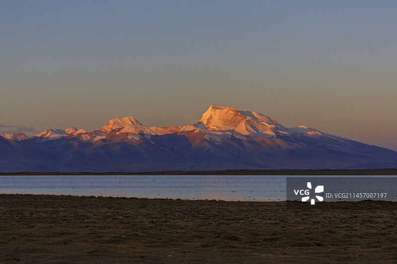 西藏阿里，纳木那尼峰。图片素材
