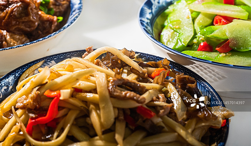 春节、中秋节日团聚，家常菜高清图。家常红烧肉、肉食家常菜。图片素材