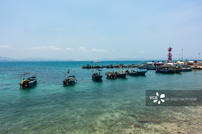 海南省三亚市西岛渔村码头图片素材