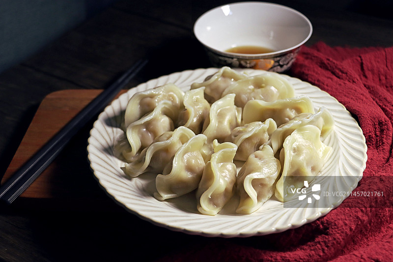 饺子和蘸醋，春节节日中国传统美食图片素材