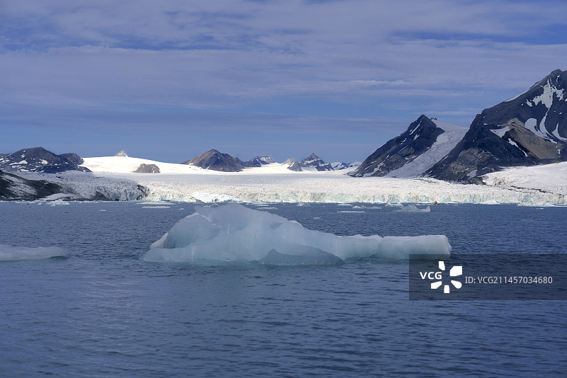 北极斯瓦尔巴群岛 浮冰 冰川图片素材